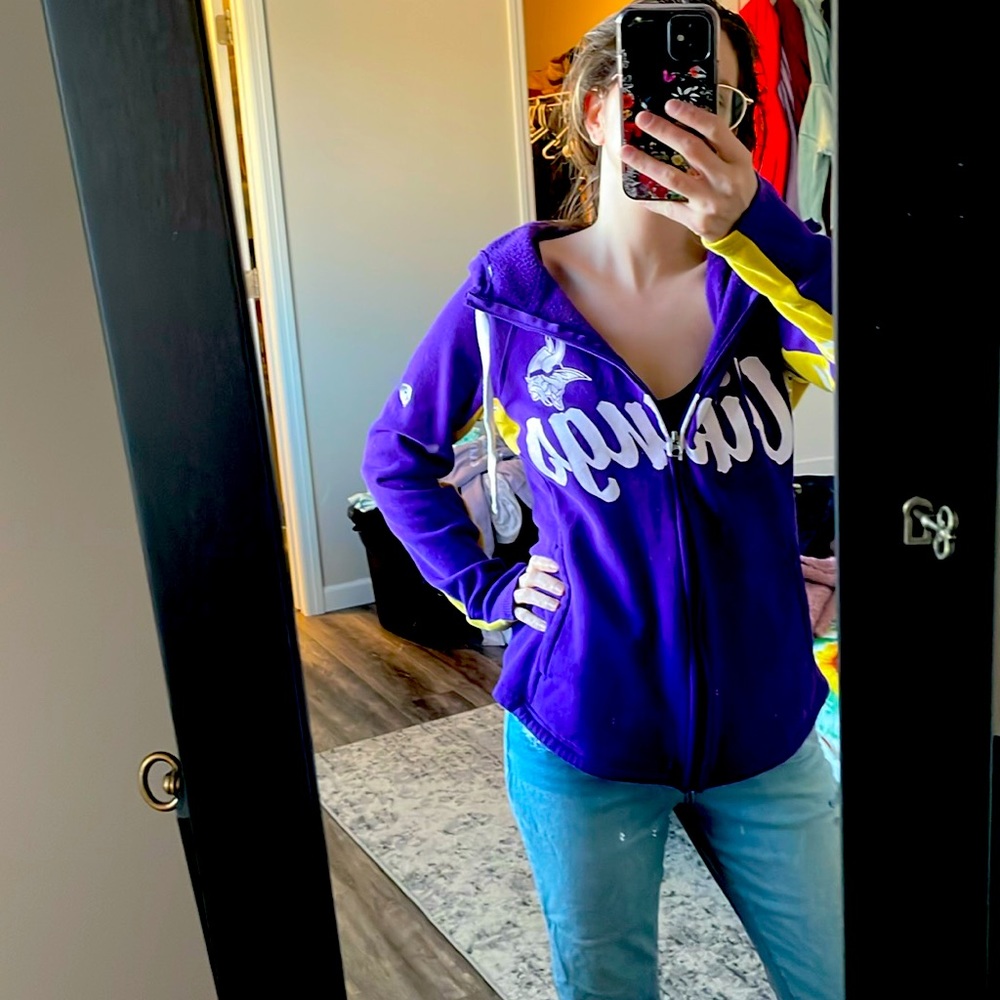 Vikings zip up